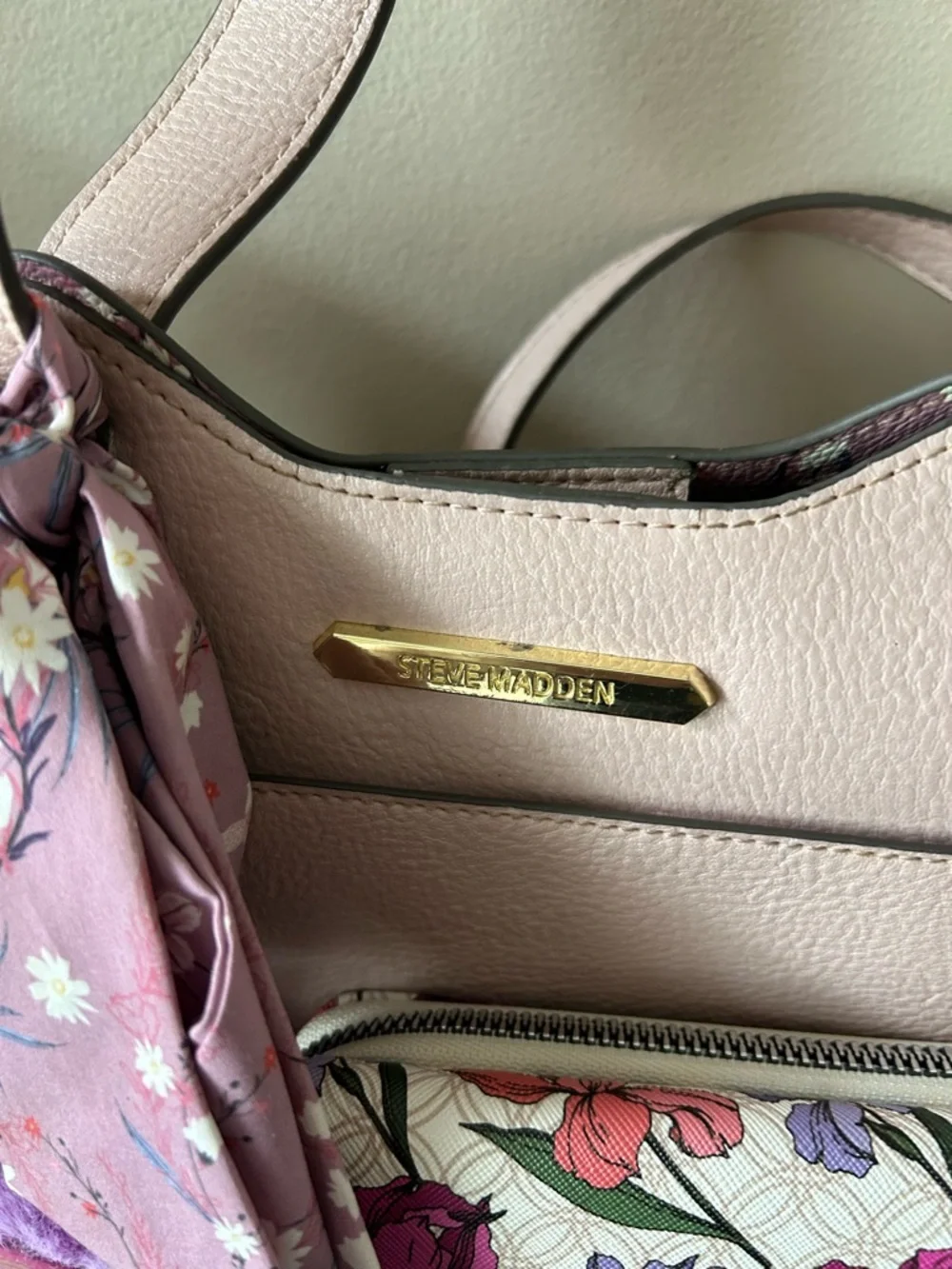 Steve Madden Pink Tote with Floral Scarf and Lilac Pom Keychain and NWT wallet - Picture 2 of 5